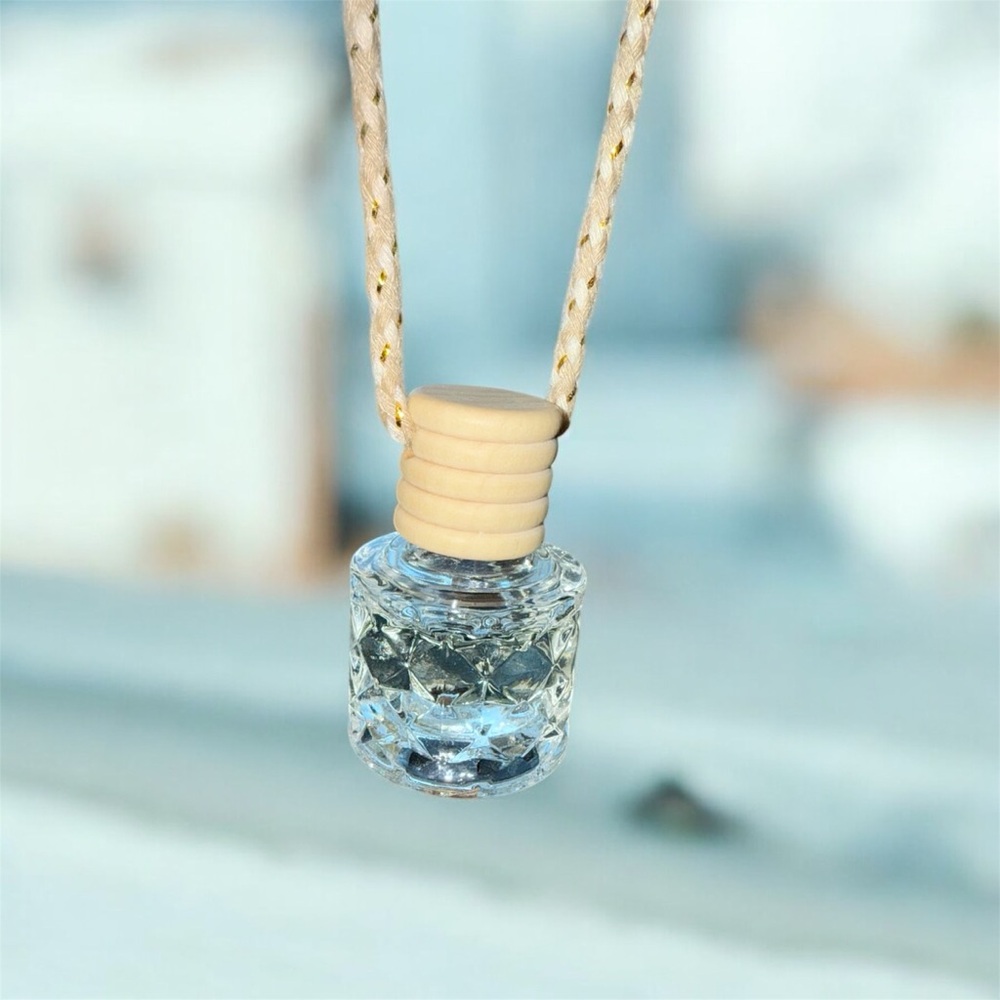 2 hanging Oil diffusers for personal spaces